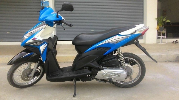 ขาย honda cilck 110i ปี53 สี ฟ้า ขาว