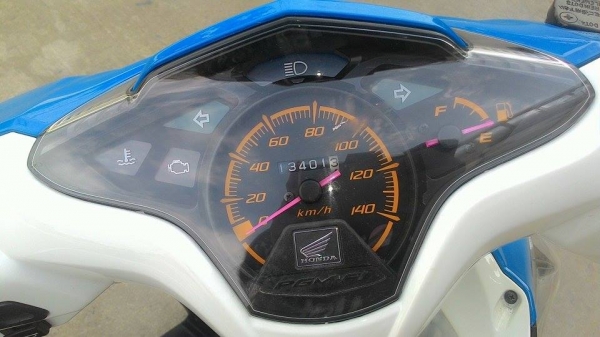 ขาย honda cilck 110i ปี53 สี ฟ้า ขาว ขาย honda cilck 110i ปี53 สี ฟ้า ขาว