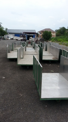 ขายรถเข็นกั้นด้วยสเตนเลสรับน้ำหนักได้ 1,000 กิโลกรัมคันละ 3,700 บาท