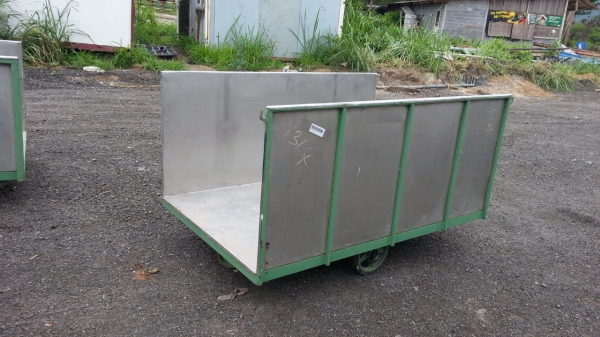 ขายรถเข็นกั้นด้วยสเตนเลสรับน้ำหนักได้ 1,000 กิโลกรัมคันละ 3,700 บาท