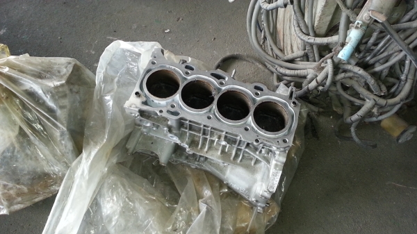 ขาย เสื้อสูบ ติดข้อ ติดลูก toyota 2 AZ จาก เจแปน มีให้เลือก 12,000 บ.