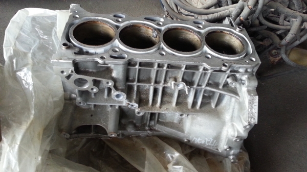 ขาย เสื้อสูบ ติดข้อ ติดลูก toyota 2 AZ จาก เจแปน มีให้เลือก 12,000 บ.