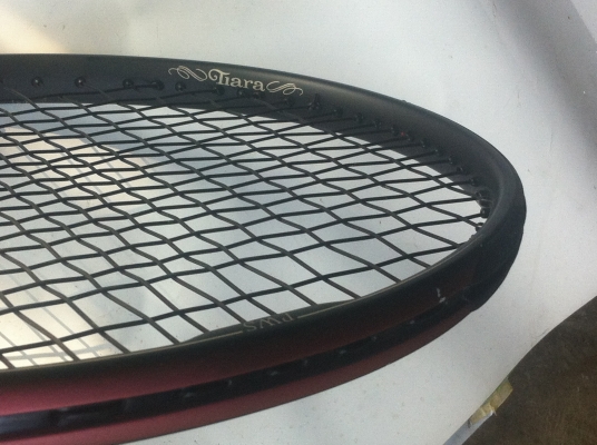 ไม้ เทนนิส Wilson รุ่น Tiara น้ำหนักเบา สภาพสวยเก่าเก็บ (มีตรงเทปพันก้านเท่านั้นที่ต้องติดใหม่)