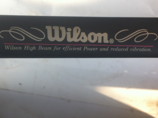 ไม้ เทนนิส Wilson รุ่น Tiara น้ำหนักเบา สภาพสวยเก่าเก็บ (มีตรงเทปพันก้านเท่านั้นที่ต้องติดใหม่)
