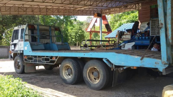 เทนเลอร์บรรทุกแบคโฮ 2 เพลา MITSUBISHI 195 แรงราคา750,000 เทนเลอร์บรรทุกแบคโฮ 2 เพลา MITSUBISHI 195 แรงราคา750,000