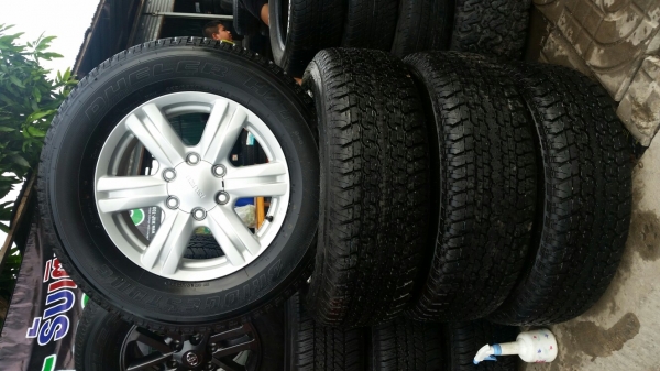 ล้อแม็ก Mu-x ขอบ 17 พร้อมยางป้ายแดง ล้อแม็ก Mu-x ขอบ 17 พร้อมยางป้ายแดง