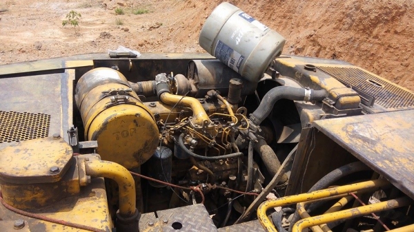 **288,000 บ.ต่อรอง// แบคโฮ KOMATSU PC120-2 **ขาย KOMATSU-120 แบคโฮราคาถูกๆ KOMATSU PC120-2 เครื่องดี ปั้มดี ทำงานดี เร็ว บูมอาร์มดี มีปะนิดหน่อย บุ้งกี๋ดี เอวดีแน่นดี ช่วงล่าง70\% โซ่ดี หนา แทร็กใหญ่ หนา ใบ70 บูชมีแตกบางตัว เฟรมดีหนา สป็อคเก็ตพอใช้ เป็นของ