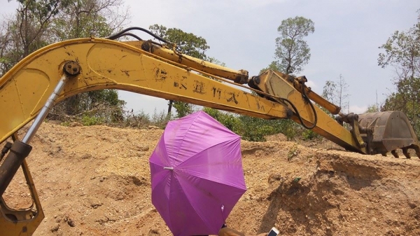 **288,000 บ.ต่อรอง// แบคโฮ KOMATSU PC120-2 **ขาย KOMATSU-120 แบคโฮราคาถูกๆ KOMATSU PC120-2 เครื่องดี ปั้มดี ทำงานดี เร็ว บูมอาร์มดี มีปะนิดหน่อย บุ้งกี๋ดี เอวดีแน่นดี ช่วงล่าง70\% โซ่ดี หนา แทร็กใหญ่ หนา ใบ70 บูชมีแตกบางตัว เฟรมดีหนา สป็อคเก็ตพอใช้ เป็นของ