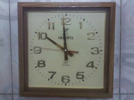 นาฬิกาคลาสสิคสภาพสวย OLYMPIA