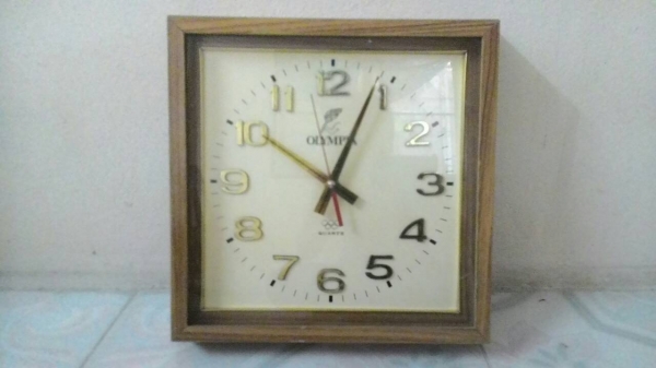 นาฬิกาคลาสสิคสภาพสวย OLYMPIA