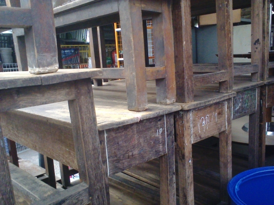 ชุดโต๊ะนักเรียนคู่ไม้สัก