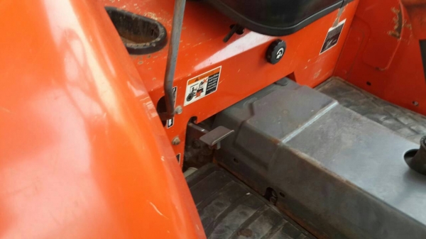 ขายรถไถ KUBOTA M 6040 สภาพดีเดิมๆพร้อมใช้งาน อุปกรณ์ครบ 3 ชิ้นมีพร้อมดันหน้า ผานพรวนและ โรตารี่ ขายรถไถ KUBOTA M 6040 สภาพดีเดิมๆพร้อมใช้งาน อุปกรณ์ครบ 3 ชิ้นมีพร้อมดันหน้า ผานพรวนและ โรตารี่