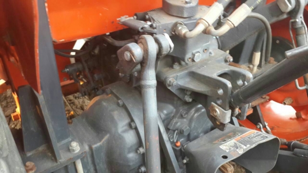 ขายรถไถ KUBOTA M 6040 สภาพดีเดิมๆพร้อมใช้งาน อุปกรณ์ครบ 3 ชิ้นมีพร้อมดันหน้า ผานพรวนและ โรตารี่ ขายรถไถ KUBOTA M 6040 สภาพดีเดิมๆพร้อมใช้งาน อุปกรณ์ครบ 3 ชิ้นมีพร้อมดันหน้า ผานพรวนและ โรตารี่