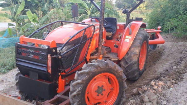 ขายรถไถ KUBOTA M 6040 สภาพดีเดิมๆพร้อมใช้งาน อุปกรณ์ครบ 3 ชิ้นมีพร้อมดันหน้า ผานพรวนและ โรตารี่ ขายรถไถ KUBOTA M 6040 สภาพดีเดิมๆพร้อมใช้งาน อุปกรณ์ครบ 3 ชิ้นมีพร้อมดันหน้า ผานพรวนและ โรตารี่
