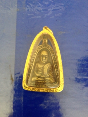 หลวงพ่อเงินพร้อมกรอบทองคำแท้