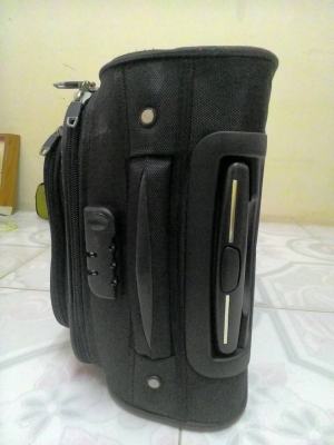 กระเป๋าเดินทางสภาพ 90\%2 ใบ