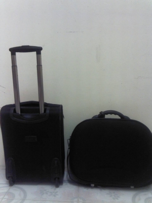 กระเป๋าเดินทางสภาพ 90\%2 ใบ