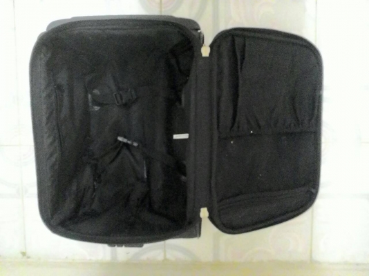 กระเป๋าเดินทางสภาพ 90\%2 ใบ