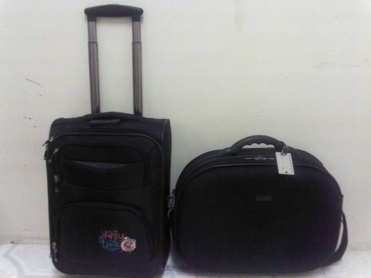 กระเป๋าเดินทางสภาพ 90\%2 ใบ