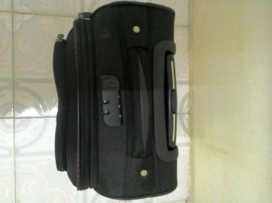 กระเป๋าเดินทางสภาพ 90\%2 ใบ