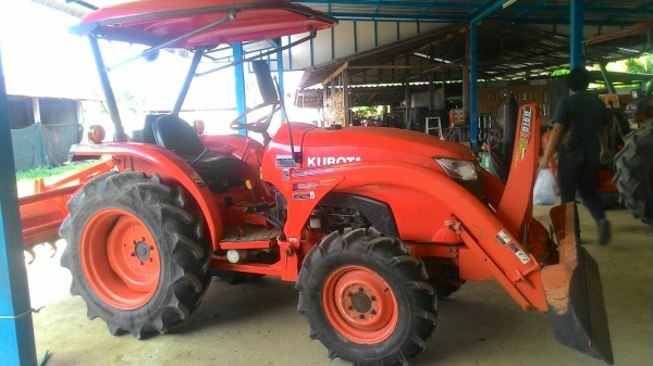 ขายรถไถ KUBOTA L3608 สภาพดีเดิมๆพร้อมใช้งาน อุปกรณ์ครบ 3 ชิ้นมีพร้อมดันหน้า ผานพรวนและ โรตารี่