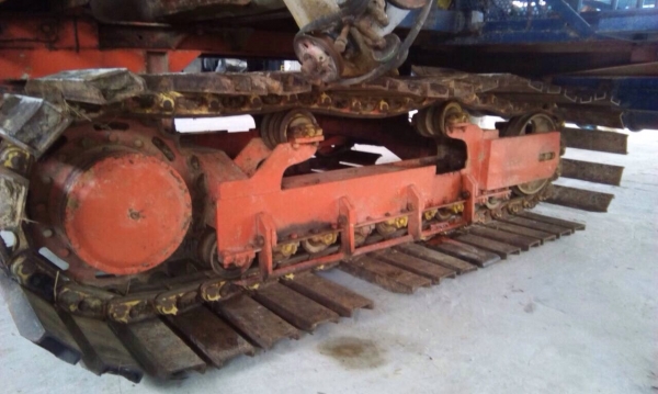 ขายด่วน รถเกี่ยวข้าววิชาญการช่าง แบบรองกระสอบ เครื่องยนต์ 185 HP HO7C ปั๊มไดกิ้นเบอร์ 22 ช่วงล่างตัวเดิน HY-DASH รถสภาพดีพร้อมใช้งานได้เลย ราคาต่อรองได้ครับ