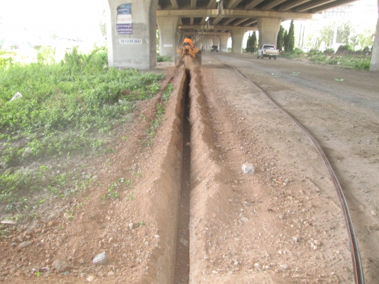 รถขุดวางท่อ