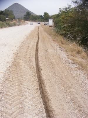 รถขุดวางท่อ