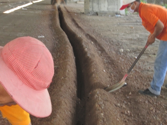 รถขุดวางท่อ