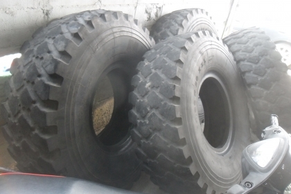 ยางเลเดียน 14.00R20 สวยๆ ราคา เส้นละ 3900 บาท มี 4 เส้น