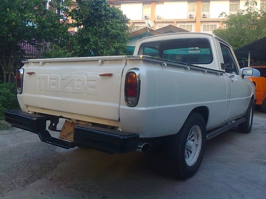 ขาย  mazda 1000 สภาพเดิมๆ สีสวย เครื่องดี ทะเบียนขาดนานต้องจดใหม่ เอกสารชุดโอนครบ รถใช้งานได้ปรกติ