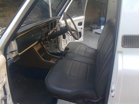 ขาย  mazda 1000 สภาพเดิมๆ สีสวย เครื่องดี ทะเบียนขาดนานต้องจดใหม่ เอกสารชุดโอนครบ รถใช้งานได้ปรกติ