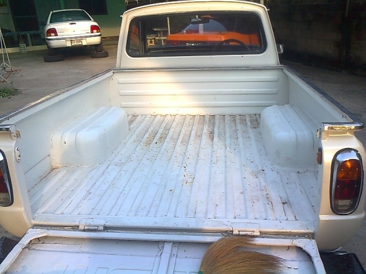 ขาย  mazda 1000 สภาพเดิมๆ สีสวย เครื่องดี ทะเบียนขาดนานต้องจดใหม่ เอกสารชุดโอนครบ รถใช้งานได้ปรกติ