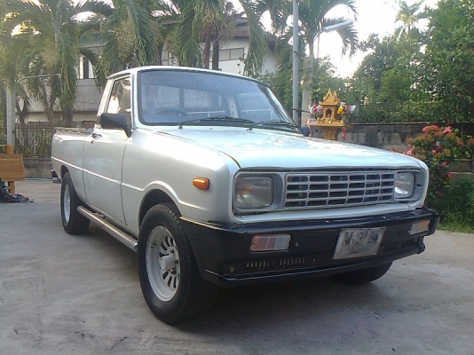 ขาย  mazda 1000 สภาพเดิมๆ สีสวย เครื่องดี ทะเบียนขาดนานต้องจดใหม่ เอกสารชุดโอนครบ รถใช้งานได้ปรกติ