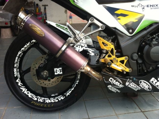 ขาย cbr250 ปี2011 ราคา 60000 บาท ราคานี้ไม่ลดแล้วจ้า