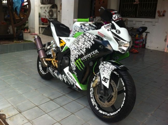 ขาย cbr250 ปี2011 ราคา 60000 บาท ราคานี้ไม่ลดแล้วจ้า