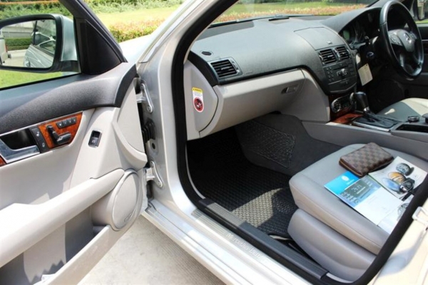 2008 BENZ C200 ELEGANCE ออกศูนย์BenzThailandกระจังหน้าsport ประกันภัยหมดปี59