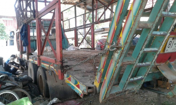 สิบล้อ 2 เพลา ยาง8.25 /16  เอกสาร ทะเบียนพร้อมโอน