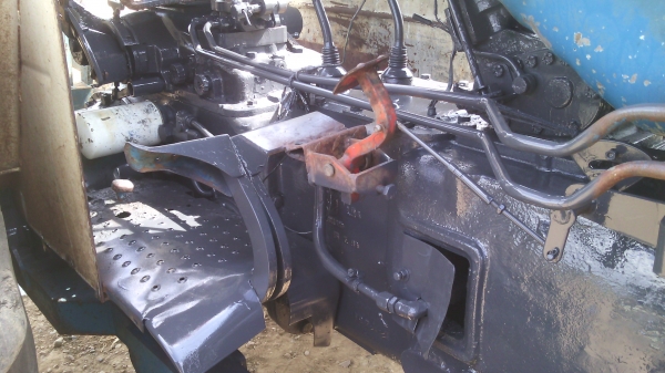 ต้องการขายรถไถFORD   รุ่น6600เสื้อลายมีทะเบียนรถพร้อมใช้งานสนใจ0810076640