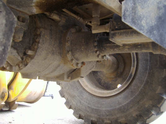 WA320-6  3031ชม. 8823Km. 3คิว หากรอของได้ 30-45 วันติดต่อมาได้เลยนะครับ