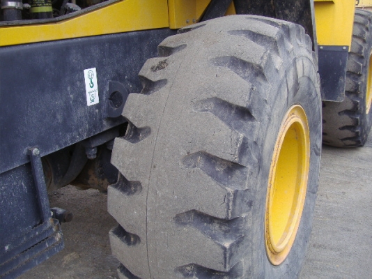 WA320-6  3031ชม. 8823Km. 3คิว หากรอของได้ 30-45 วันติดต่อมาได้เลยนะครับ