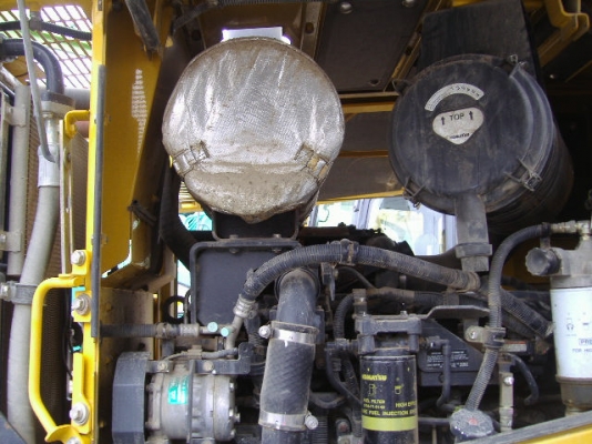 WA320-6  3031ชม. 8823Km. 3คิว หากรอของได้ 30-45 วันติดต่อมาได้เลยนะครับ