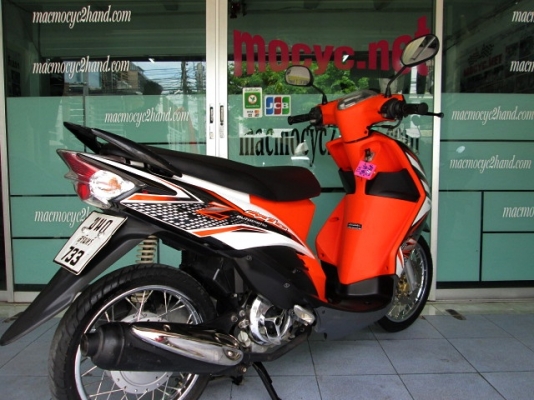 mio z 115 cc. สีส้มขาว สีขายดี รถเดือน มีนาคม ปี 2553 ไมล์ 2 หมื่นโล โปรโมชั่น แถม 3 รายการ 17900