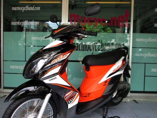 mio z 115 cc. สีส้มขาว สีขายดี รถเดือน มีนาคม ปี 2553 ไมล์ 2 หมื่นโล โปรโมชั่น แถม 3 รายการ 17900