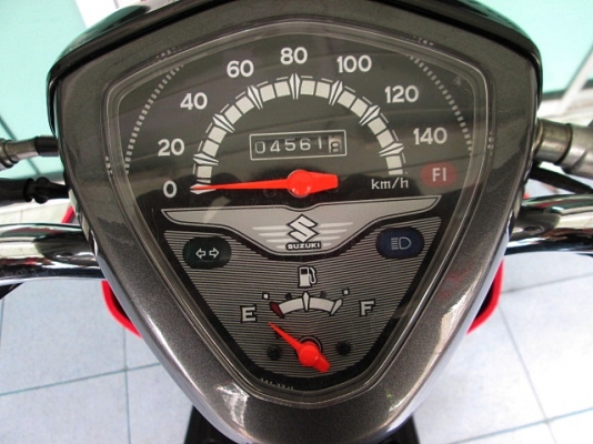 suzuki  let มาแล้ว สีแดงเทา รถเดือน ตุลาคม ปี 56 ไมล์ 4 พันโล เครื่องยนต์หัวฉีดประหยัดน้ำมัน แถม 3 รายการ 24900