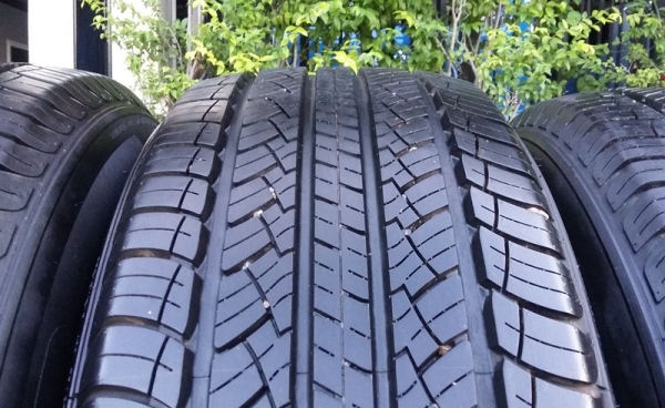 ยาง,265-65-17 Deestone สภาพเต็มปลายปี11 สี่เส้น 5,000