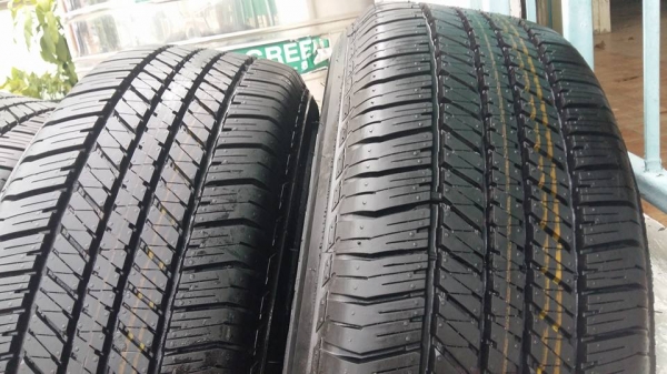 ขายล้อแม็กพร้อมยางป้ายแดง fortuner/vigo 17" พร้อมยางปี15 สนใจติดต่อเล็กคลองสามครับ 081-3747940