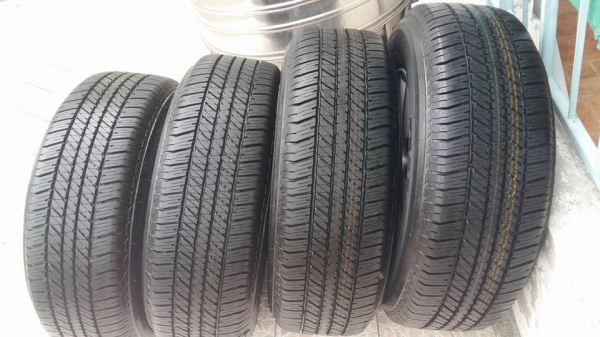 ขายล้อแม็กพร้อมยางป้ายแดง fortuner/vigo 17" พร้อมยางปี15 สนใจติดต่อเล็กคลองสามครับ 081-3747940