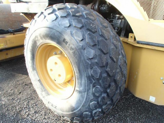 รถบด 18 ตัน CAT CS76XT-CYX***** ปี2010 4554ชม. หากรอของได้ 30-45 วัน ติดต่อคุยกันได้เลยครับ รถบด 18 ตัน CAT CS76XT-CYX***** ปี2010 4554ชม. หากรอของได้ 30-45 วัน ติดต่อคุยกันได้เลยครับ