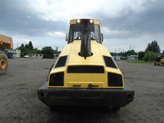 รถบด 19-20 ตัน BOMAG 219D-4  ปี2010   5733ชม. หากรอของได้ 30-45 วัน ติดต่อคุยกันได้เลยครับ